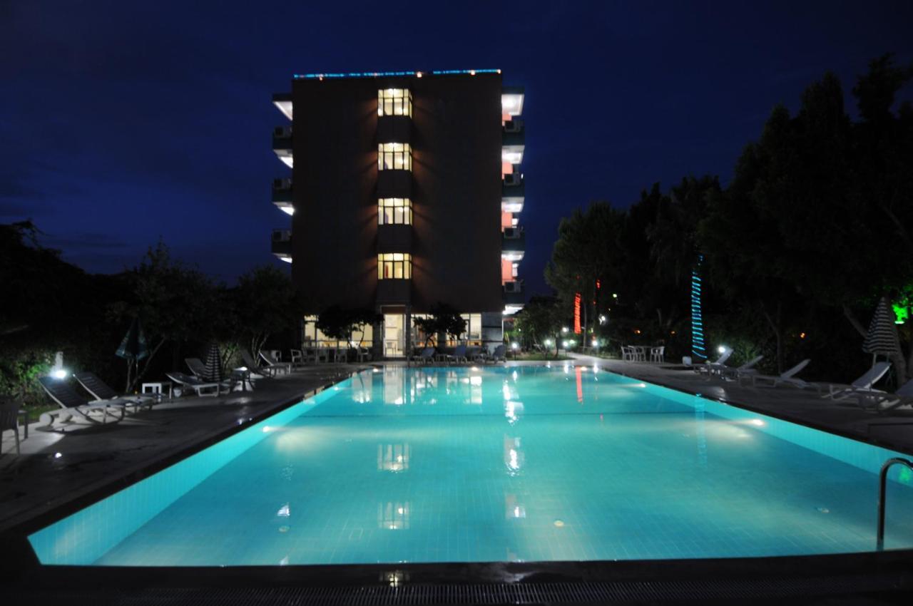 Bellissima Hotel Side Bagian luar foto
