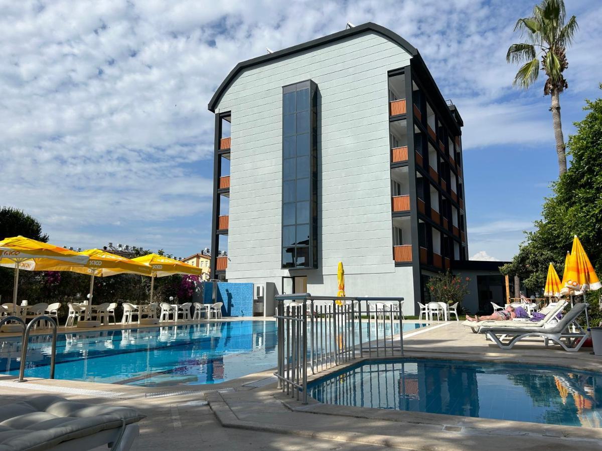 Bellissima Hotel Side Bagian luar foto